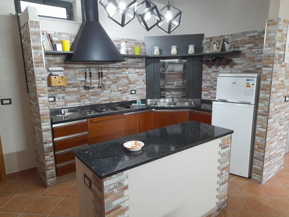 Casa Vacanze A 2 Minuti Dal Mare Авола Экстерьер фото